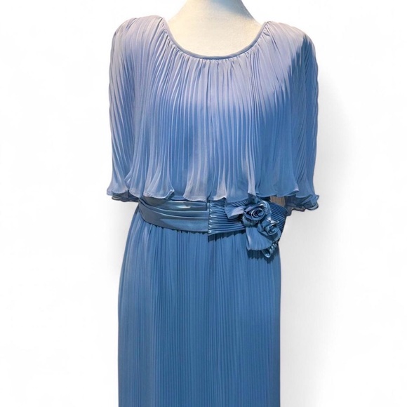 Miss Elliette California Vintage Powder Blue Pleated Dress Medium   P-P19”L-46” - Picture 2 of 5